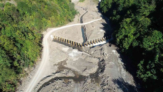 Selin Vurduğu Bozkurt’taki Ezine Çayı Çevresinde 6 Bin 200 Metre Duvar Tamamlandı