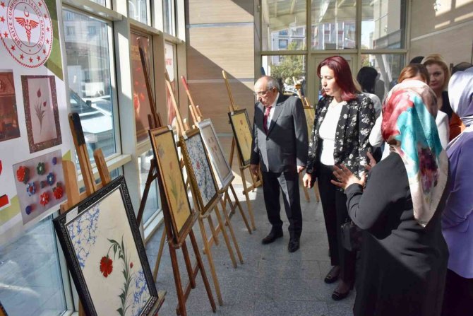 Toplum Sağlığı Merkezinin Yılsonu Sergisi Göz Kamaştırdı