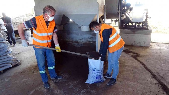 Sebze Ve Meyve Atıklarından Yıllık 400 Ton Organik Gübre Üretiliyor