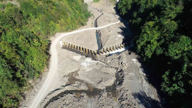 Dsi̇’den Ezine Çay’ında Hümmalı Çalışma