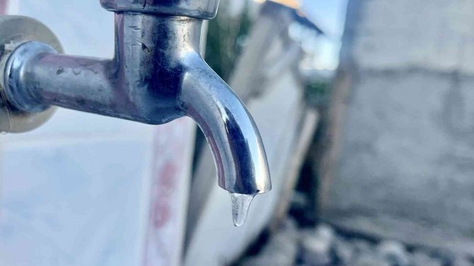 Ağrı’da Termometreler Eksi 3 Dereceyi Gösterdi