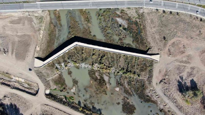 Kızılırmak Otluğa Dönüştü, Manzara Herkesi Ürküttü