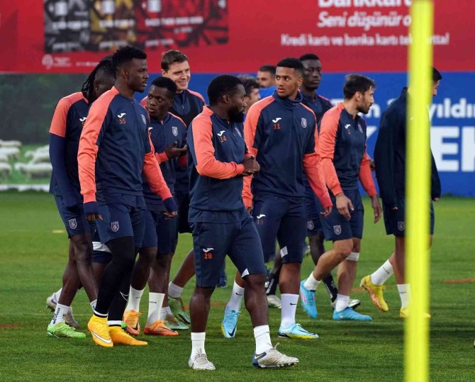 Başakşehir, Hearts Maçına Hazır