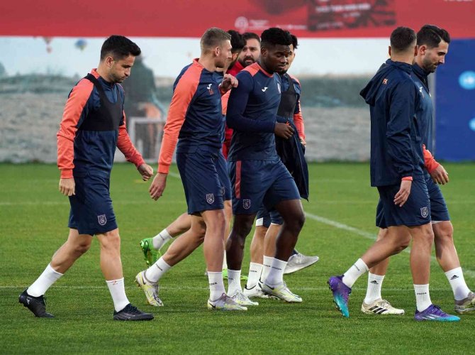 Başakşehir, Hearts Maçına Hazır