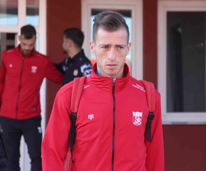 Sivasspor, Slavia Prag Maçı İçin Prag’a Gitti