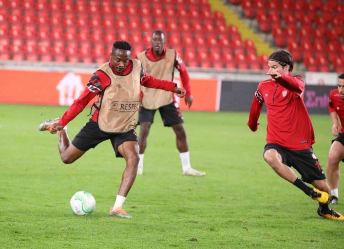 Sivasspor, Slavia Prag Maçı Hazırlıklarını Tamamladı
