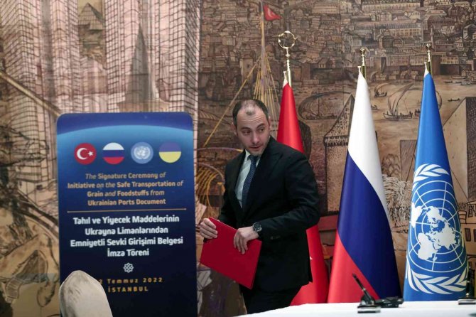 Ukrayna Altyapı Bakanı Kubrakov: "Karadeniz Tahıl Girişimi Devam Ediyor"