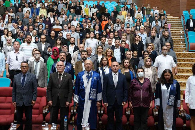 Uşak’ta Tıp Fakültesi Öğrencileri Beyaz Önlük Giydi