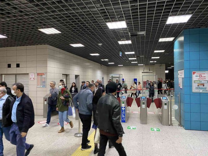 Marmaray’da Seferlerin Durma Sebebi Belirlendi: Yolculardan Biri Yangın Butonuna Bastı