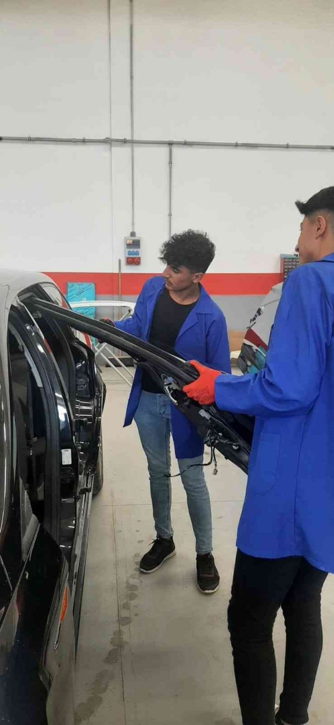 Ercişli Öğrenciler Avrupa’da Staj Yaptı