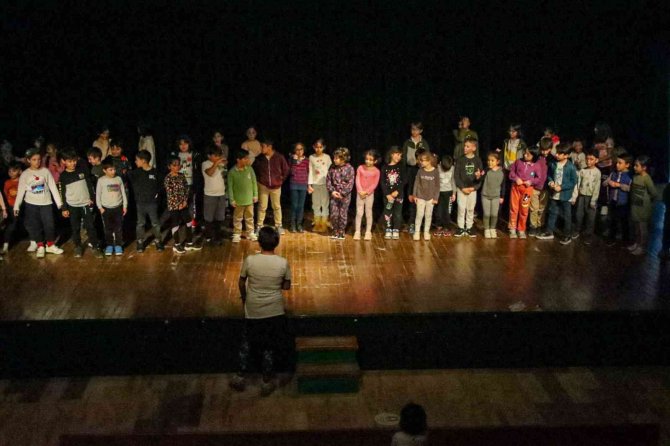 Yalova Belediyesi’nin Drama Eğitimleri Başladı