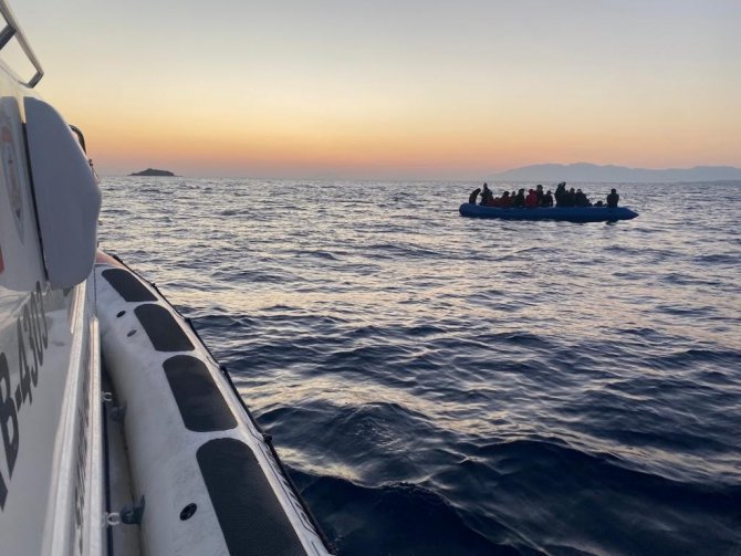 İ̇ki Olayda 60 Düzensiz Göçmen Kurtarıldı
