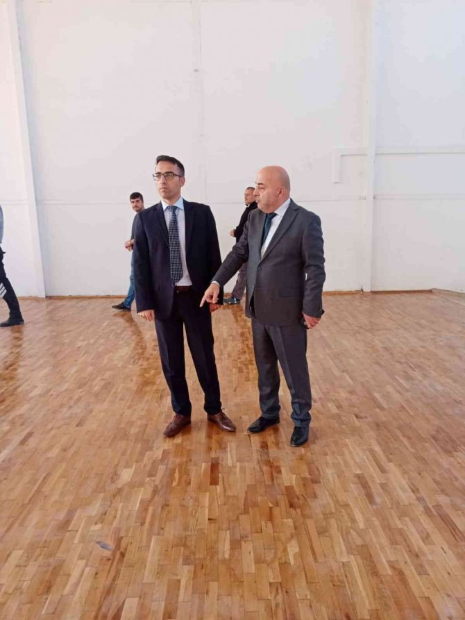 Yarım Asırlık Spor Salonu Yenilendi