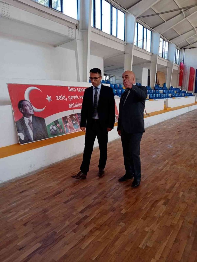 Yarım Asırlık Spor Salonu Yenilendi