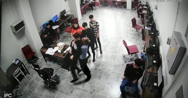 Boğazına Şeker Kaçan Öğrenciyi Öğretmeni ’Heimlich Manevrası’ İle Kurtardı