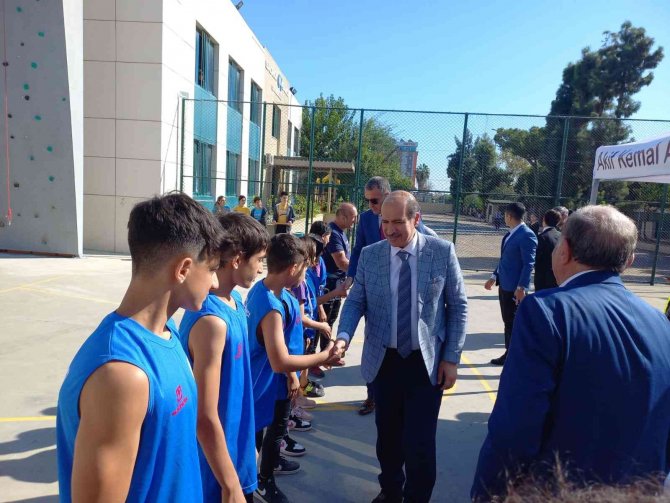 Adana’da Devlet Okuluna Tırmanma Parkuru