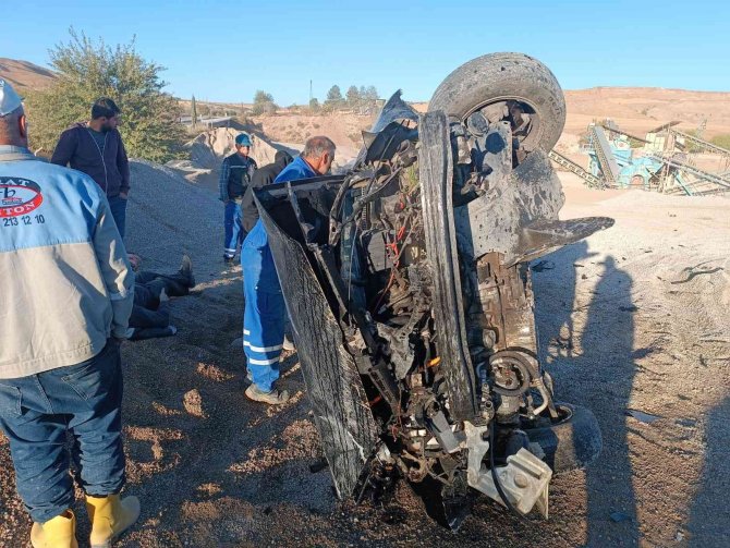 Adıyaman’da Otomobil Şarampole Devrildi: 1 Yaralı