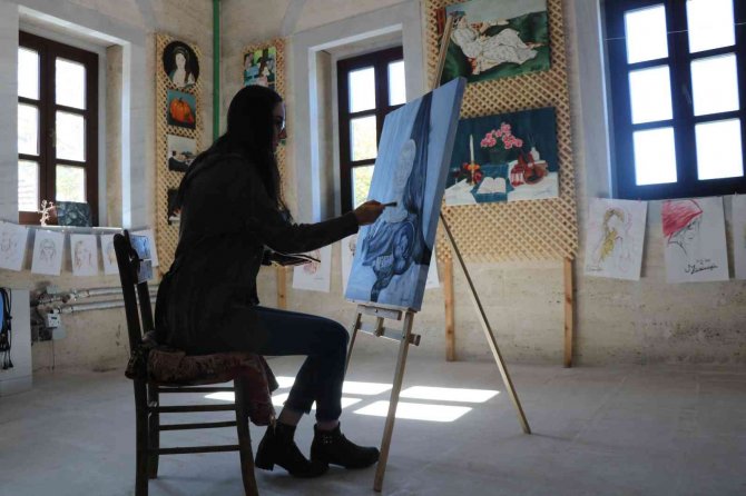 Zanaatkarlar Çarşısı’nda Ahi Evran’ın İç Dünyasını Resmedecek