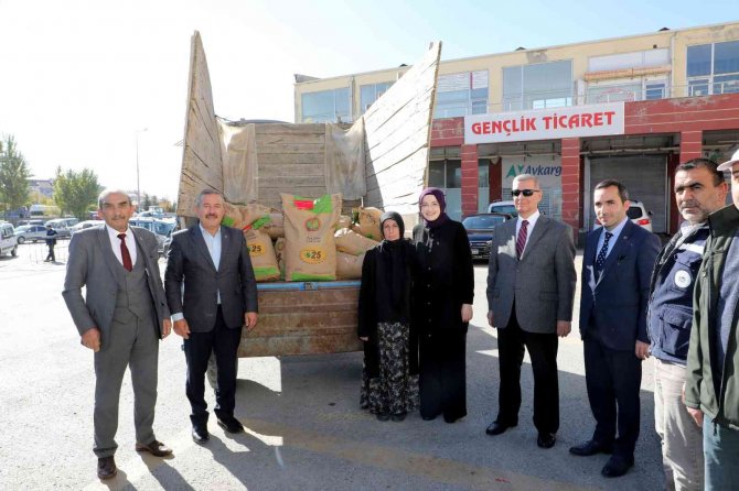 Akyurt’ta 30 Ton Tohum Çiftçilere Emanet