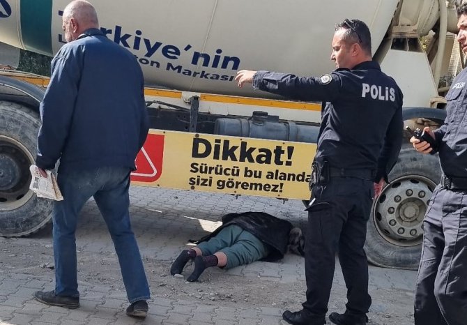 Edremit’te Beton Mikserinin Altında Kalan Yaşlı Adam Ölümden Döndü