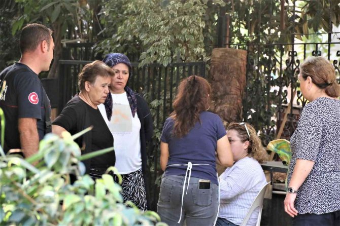 Kızartma Yaparken Çıkan Yangını Havlu İle Söndürmek İstedi, Kendisini Dışarı Güçlükle Attı