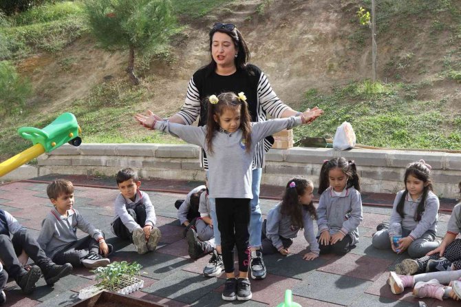 Atakum’da Minik Eller Toprakla Buluşuyor