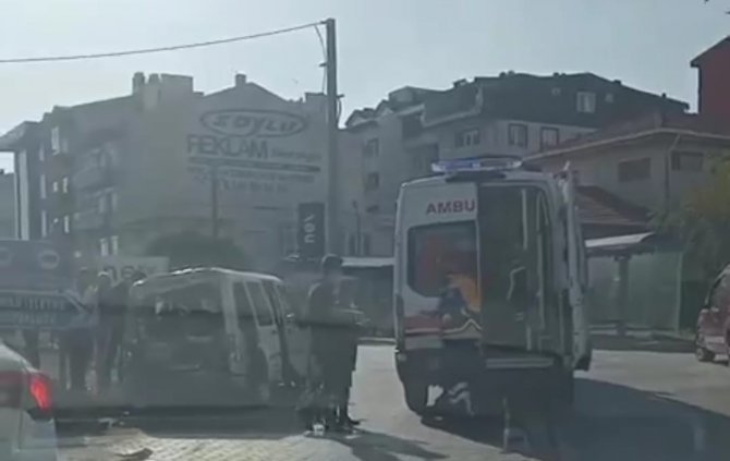 Ak Parti Erdek Heyeti Toplantıya Giderken Kazada Yaralandı