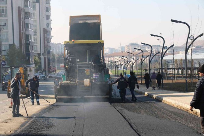 Batman, 10 Ayda 95 Bin Tonla Asfaltlandı