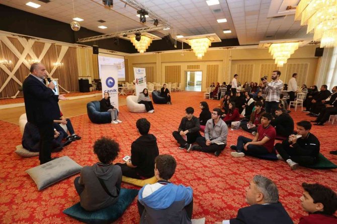 Başkan Sandıkçı: “Öğrencilerimiz Bilinçli Bir Okur Profiline Sahip Olacaklar”