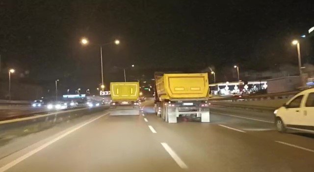 Çekmeköy’de Yarışa Giren Hafriyat Kamyonları Tehlike Saçtı