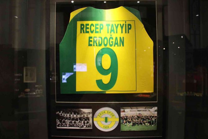 ’Şut Ve Gol: Türk Futbol Tarihi Sergisi’ Tarihe Işık Tutuyor