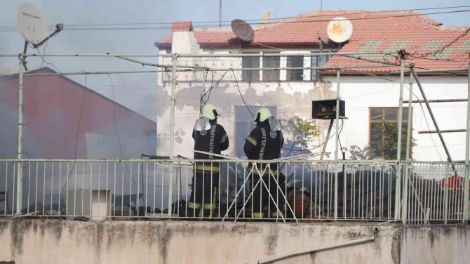 Hurdalıkta Çıkan Yangın Korkuttu