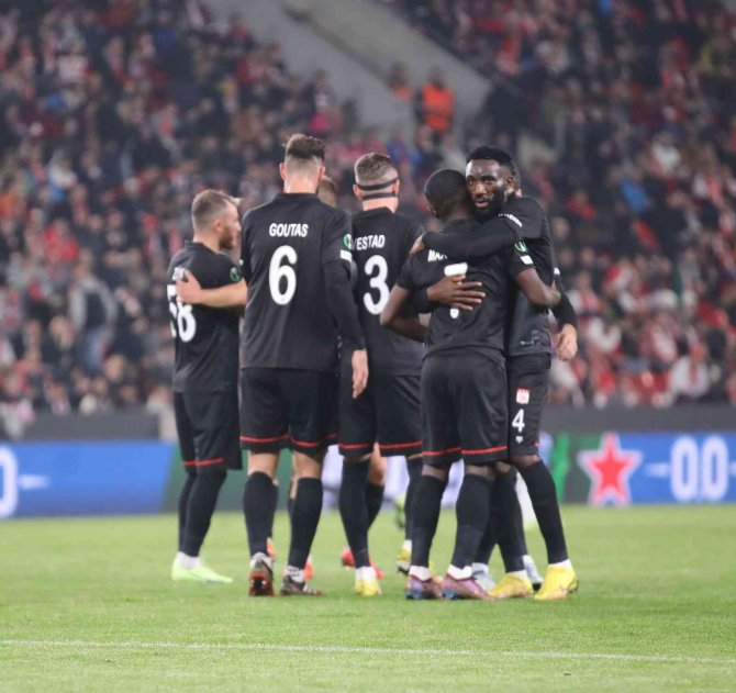 Sivassporlu Max Gradel Gol Sayısını 5 Yaptı