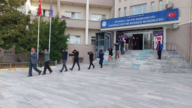 Deprem Tatbikatı Ders Başında Yakaladı