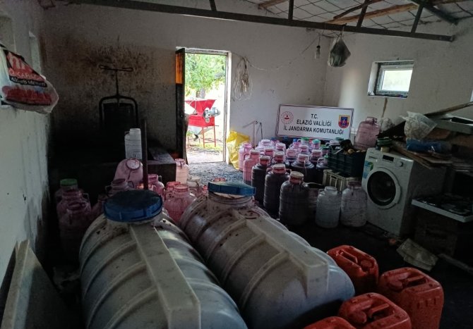 Elazığ’da 2 Ton 600 Litre Kaçak Şarap Ele Geçirildi