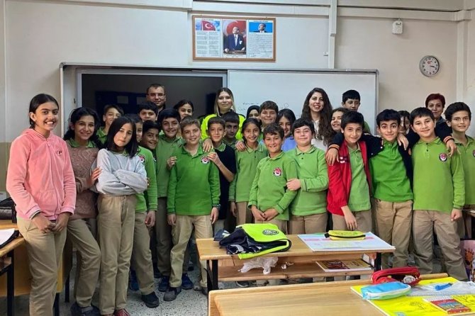 Erzincan’da Öğrenci Ve Öğretmenlere Suçtan Korunma Yöntemleri Anlatılıyor