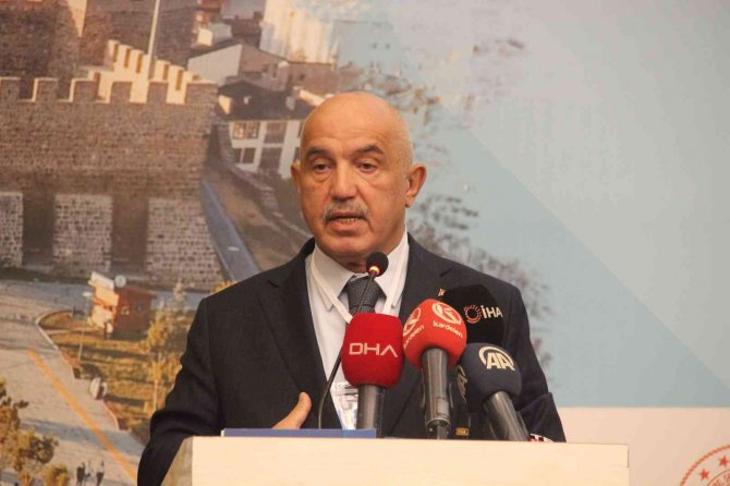 Her Yönüyle Kentsel Dönüşüm Ve Akıllı Şehir Zirve Toplantısı Gerçekleştirildi