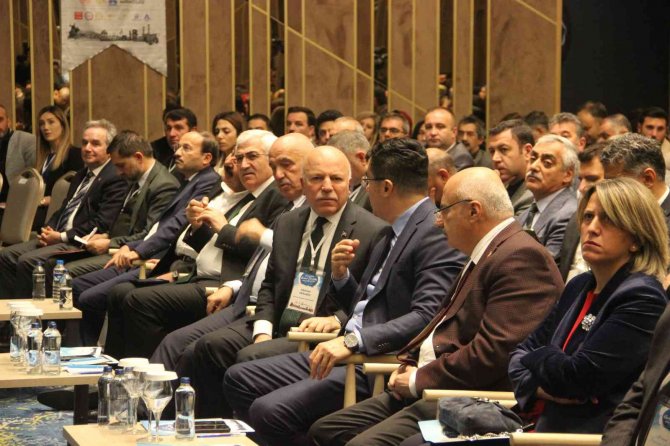 Her Yönüyle Kentsel Dönüşüm Ve Akıllı Şehir Zirve Toplantısı Gerçekleştirildi