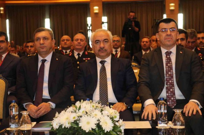 Bakan Yardımcısı Ersoy: “Biz, Birilerinin Yaptığı Gibi Ege Denizi’nde Botlarını Şişleyip, Çocukları Soğuk Sularda Ölüme Mahkum Edemezdik"