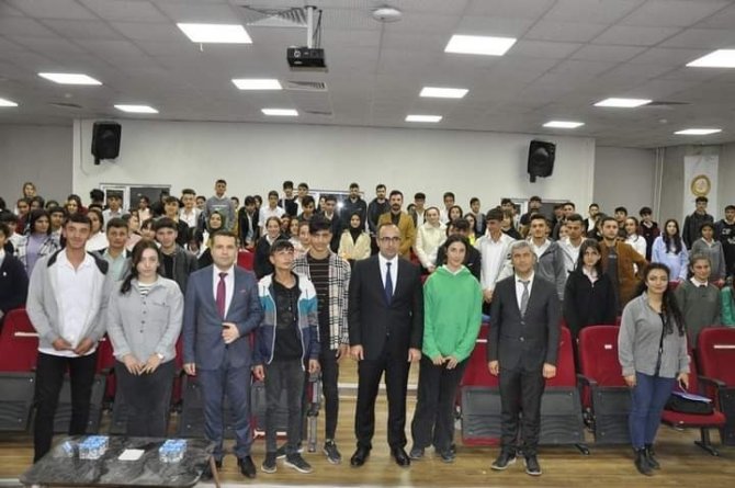 Çukurcalı Kaymakam, Genç Hemşehrileriyle Buluştu