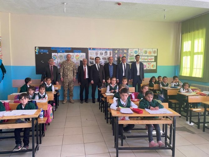 Ankara’dan Yüksekovalı Öğrencilere Yardım Eli