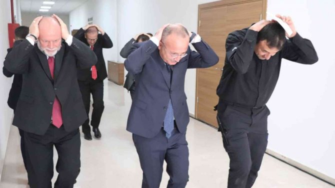 Denizli’de 7 Bin Kişiyle ’Deprem Anı, Çök Kapan Tutun Ve Tahliye’ Tatbikatı Yapıldı