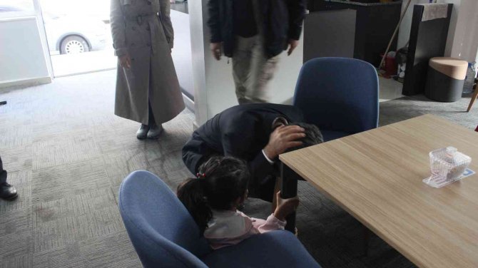 "Deprem Anı, Çök Kapan Tutun Ve Tahliye Tatbikatı" Yapıldı