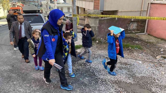 Müftülük Binasında Deprem Tatbikatı