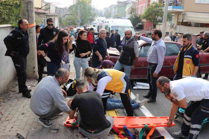 Paramparça Olan Otomobilde Can Pazarı