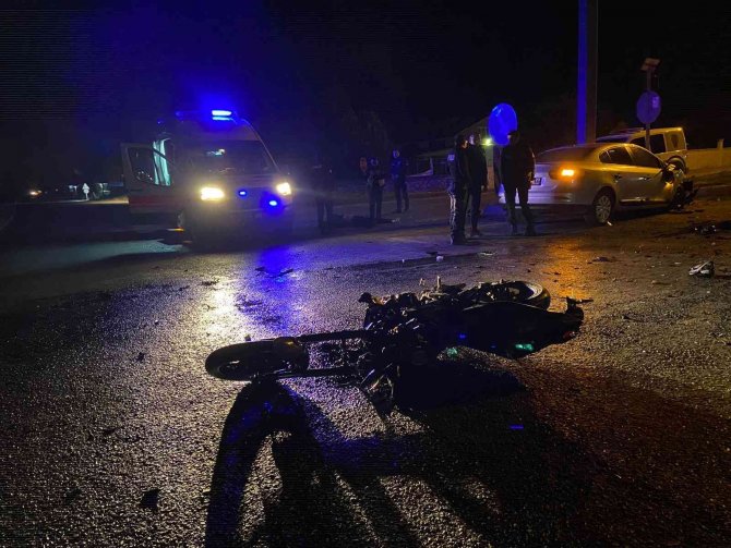 Tire’de Motosiklet İle Otomobil Çarpıştı: 1 Kişi Hayatını Kaybetti