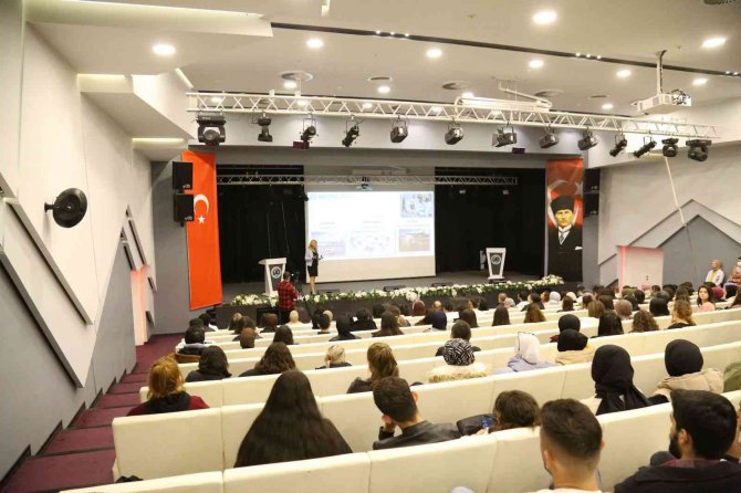 Terzioğlu, Avrasya Üniversitesi Öğrencileriyle Buluştu