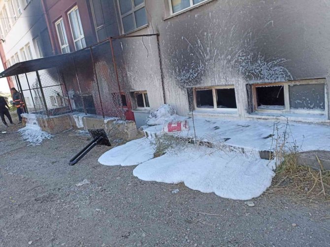 Okulda Facianın Eşiğinden Dönüldü
