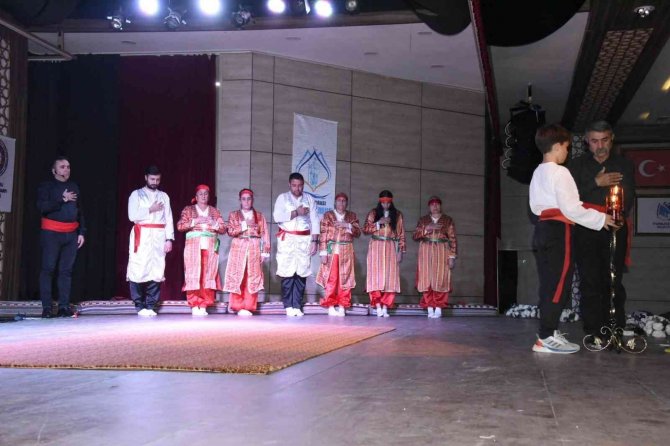 Yunus Emre Günleri Dolu Dizgin Devam Ediyor