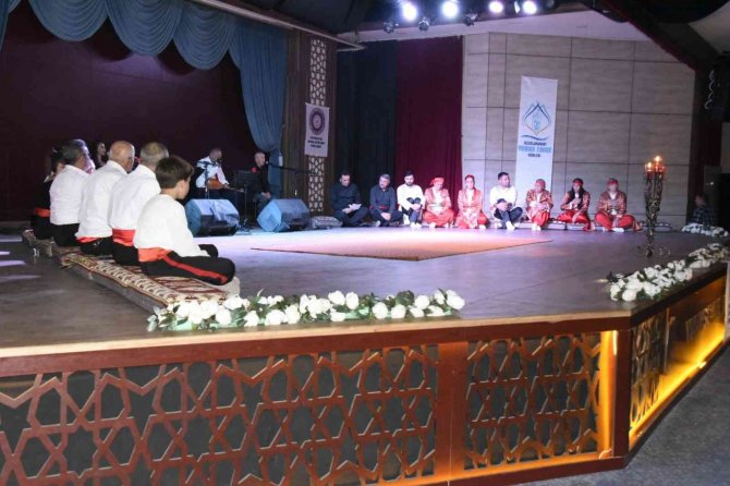 Yunus Emre Günleri Dolu Dizgin Devam Ediyor